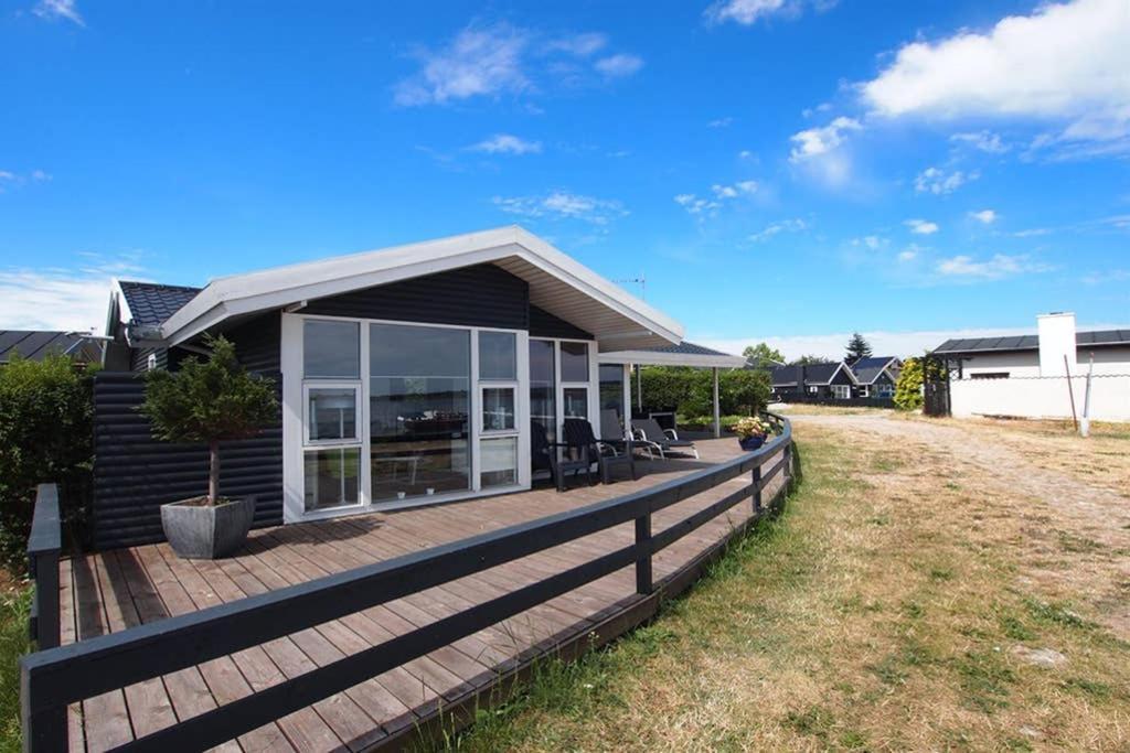 Eksklusiv Sommerhus Beliggende I Vandkanten Munkebo Exterior foto